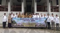 lepas rombongan lam ke cirebon hingga jogja, wali kota jambi dorong regenerasi adat lepas rombongan lam ke cirebon hingga jogja, wali kota jambi dorong regenerasi adat