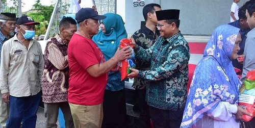 sambut muharram 1448 h, wali kota maulana hadiri gebyar muharram dan salurkan santunan di kecamatan kota baru