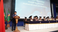 Hadiri Wisuda XLIV Poltek STIA LAN Bandung, Al Haris: Alumni Harus Memberikan yang Terbaik untuk Bangsa Hadiri Wisuda XLIV Poltek STIA LAN Bandung, Al Haris: Alumni Harus Memberikan yang Terbaik untuk Bangsa