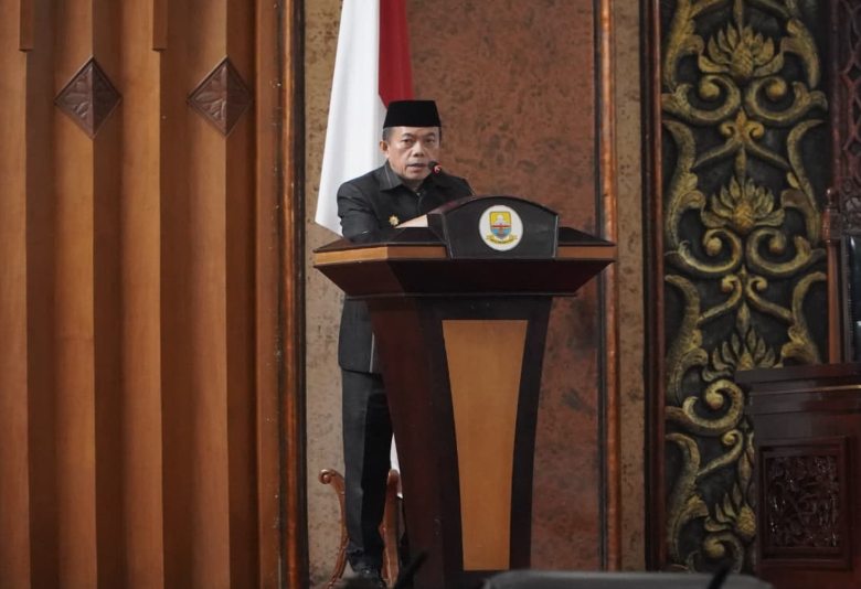 Sampaikan Nota Keuangan RAPBD 2027, Pesan Gubernur Al Haris ke OPD: Fokus, Efektif, Efisien dan Berdampak