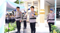 Tradisi Pedang Pora dan Adat Melayu Jambi Iringi Pelepasan Irjen Pol Krisno H Siregar Tradisi Pedang Pora dan Adat Melayu Jambi Iringi Pelepasan Irjen Pol Krisno H Siregar