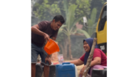 Lagi, Gus Muhaimin Bantu Air Bersih Warga Muaro Jambi di Tengah Kemarau dan Karhutla Lagi, Gus Muhaimin Bantu Air Bersih Warga Muaro Jambi di Tengah Kemarau dan Karhutla