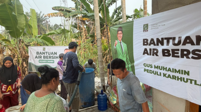 PKB Kembali Salurkan Air Bersih Untuk Warga Terdampak Karhutla di Muaro Jambi