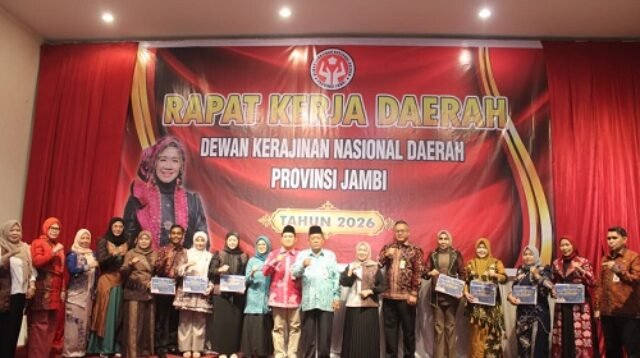 wagub sani dorong dekranasda perkuat ekonomi kreatif dan digitalisasi kerajinan daerah