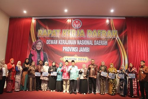 wagub sani dorong dekranasda perkuat ekonomi kreatif dan digitalisasi kerajinan daerah