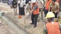 wali kota maulana tinjau gotong royong program kampung bahagia tahap ii di tiga kelurahan wali kota maulana tinjau gotong royong program kampung bahagia tahap ii di tiga kelurahan